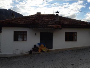 Türkiye Finans'tan Burdur Merkez'de 120 m² Kerpiç Ev
